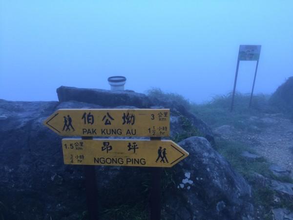 宝妈在机场遇工作人员占用母婴室吃饭 机场回应